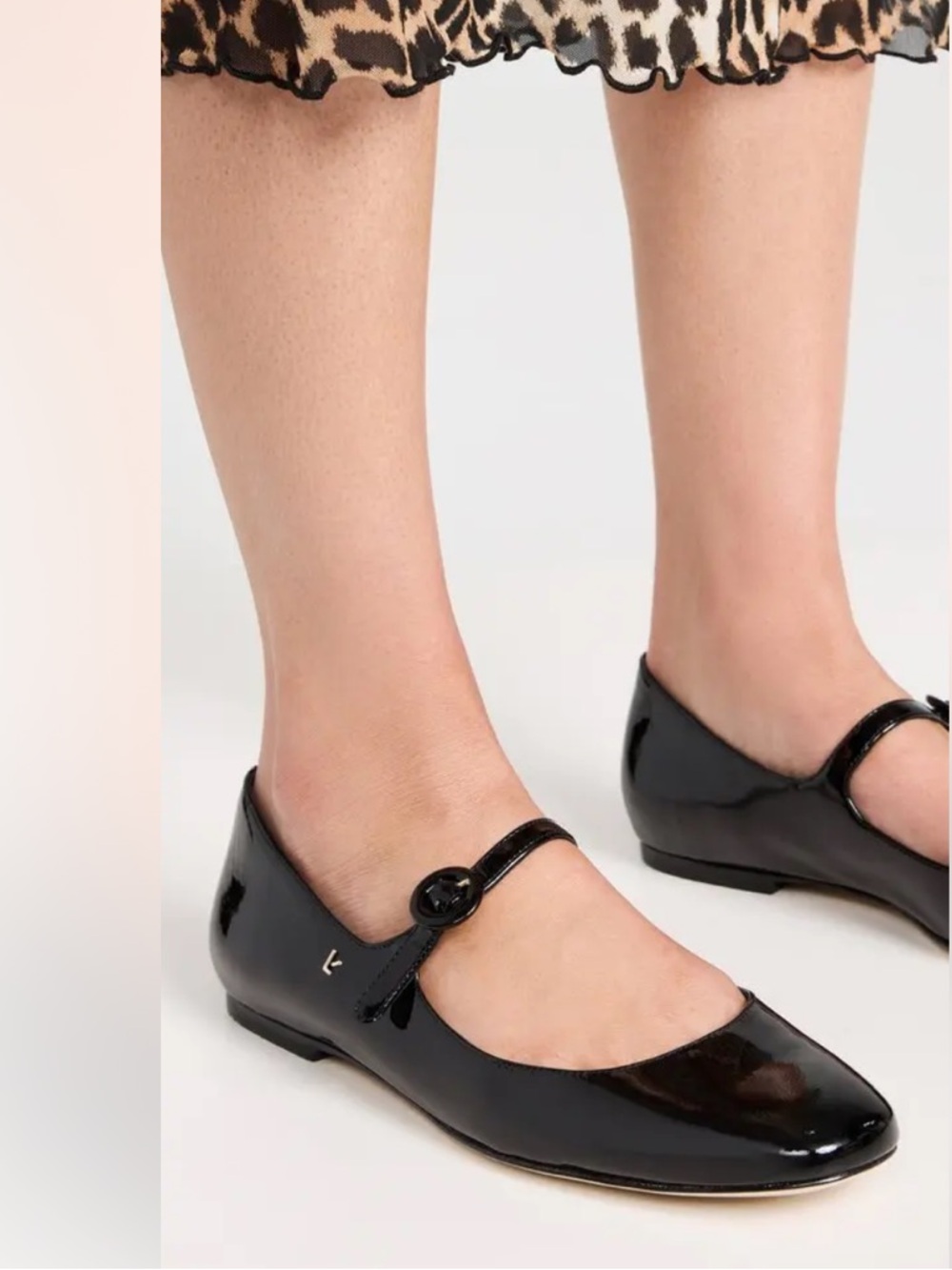 Larroudé 
Blair Ballet Flat In Black Patent
$315 size 7 NEW /dust bag